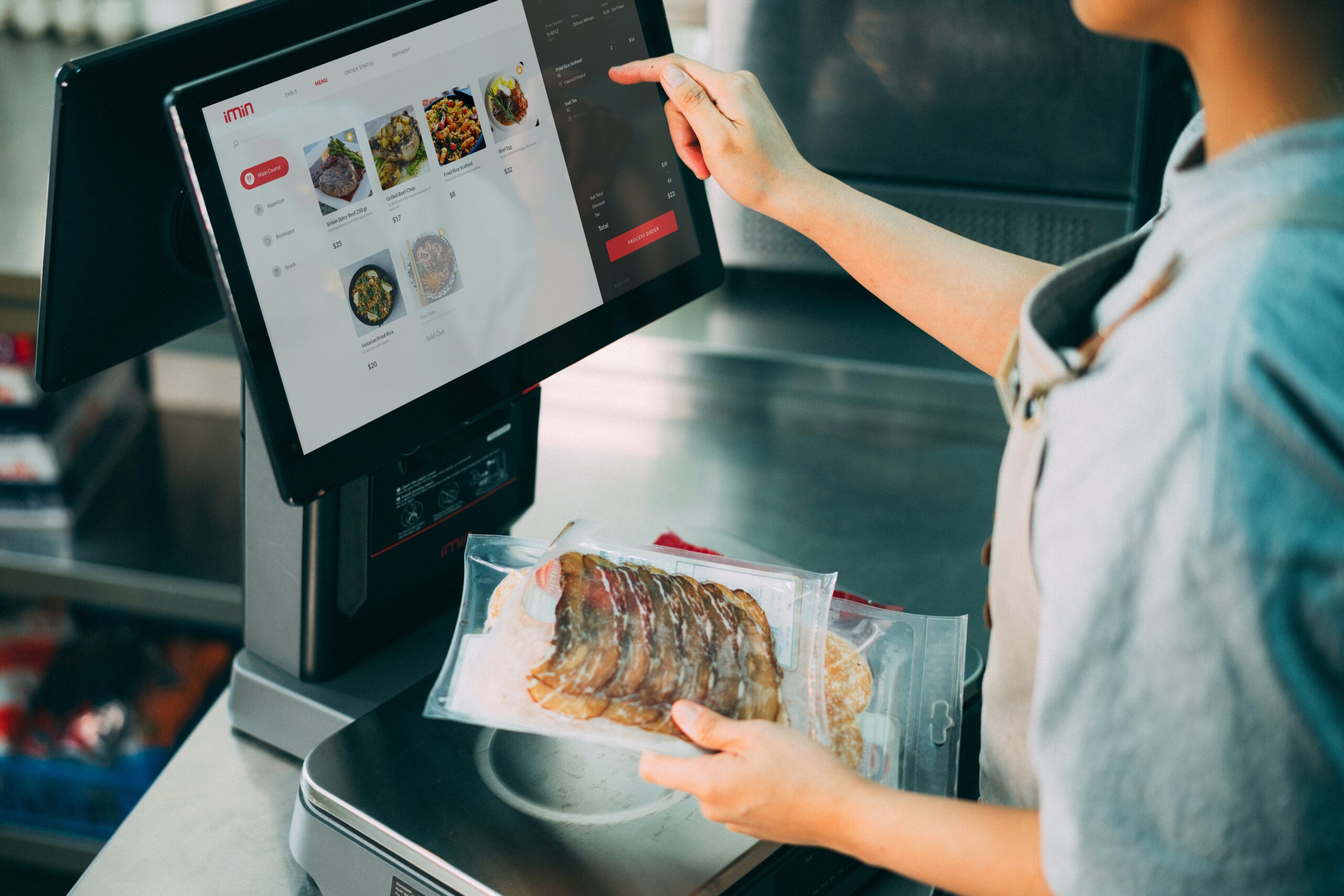 Tech-Infused Restaurants: How Digital Menus and Ordering Systems Improve Dining